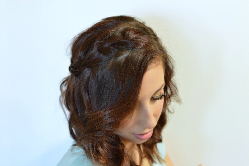 Three Days of Curly Hair Tutorial: Day One - Curls and Boho French Braid. Check out how I get this simple and pretty curly hair style within minutes! #ad #rethinkyourcolour // Hey There, Chelsie