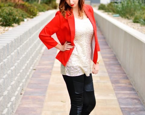 10 Tips to Become a Fantastic Holiday Host featuring Coca-Cola. This red and gold outfit is perfect for hosting a holiday party // Hey There, Chelsie