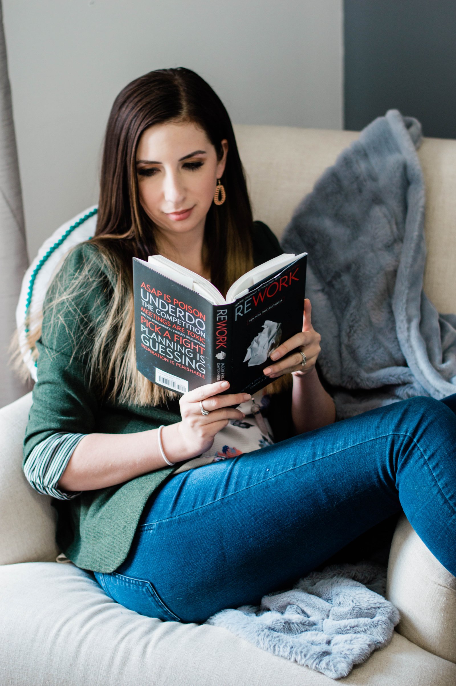 How to keep your blog and 9-5 job organized using paper products // Hey There, Chelsie #ad #howlifeunfolds