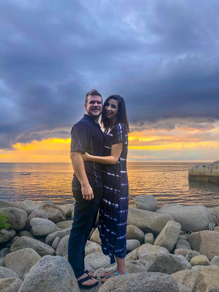 Eating Dinner at the Lobster Pool in Rockport, MA. One of the best places to get fresh fried seafood on the New England Coast. This post is a local's guide to the New England coast, including places to go, things to do, and places to eat // Hey There, Chelsie