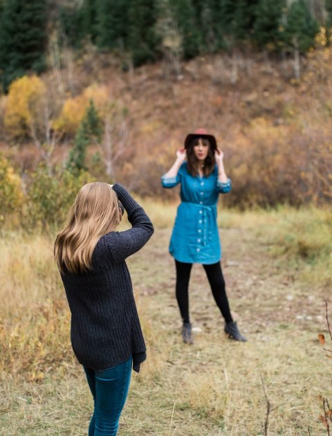 Best Blogging Investments to Make for your LIfestyle Blog - Utah Blogging photographer, Sadie Banks and Utah Lifestyle blogger, Chelsie, pose together in the Cottonwood Canyon in Utah // Hey There, Chelsie
