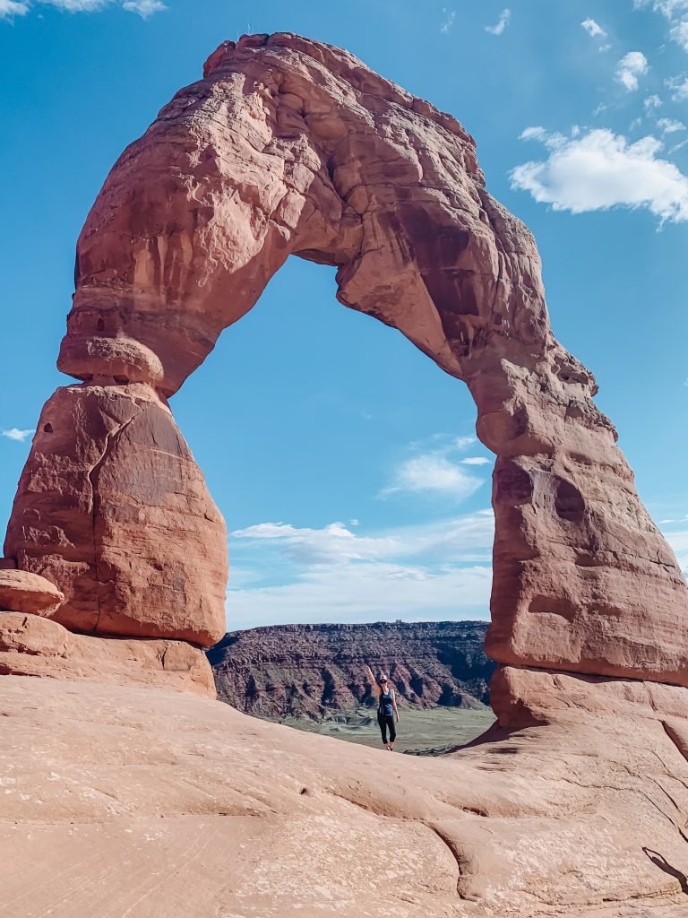 Weekend Jeep Guide to Moab, UT. Trail guides to Poison Spider Mesa and Top of the World, along with where to camp in Moab and what Jeep modifications to have in your Jeep xj for Moab // Hey There, Chelsie