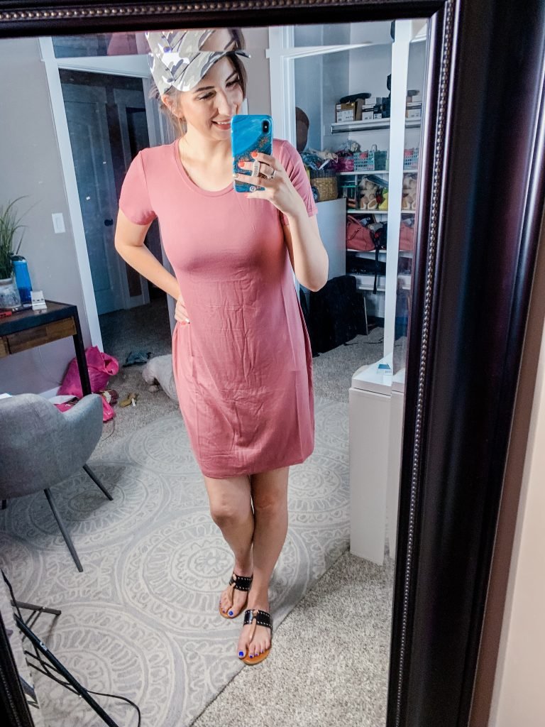 Perfect summer dress from Amazon. Click here to check out my Summer Amazon Must-Haves // Hey There, Chelsie