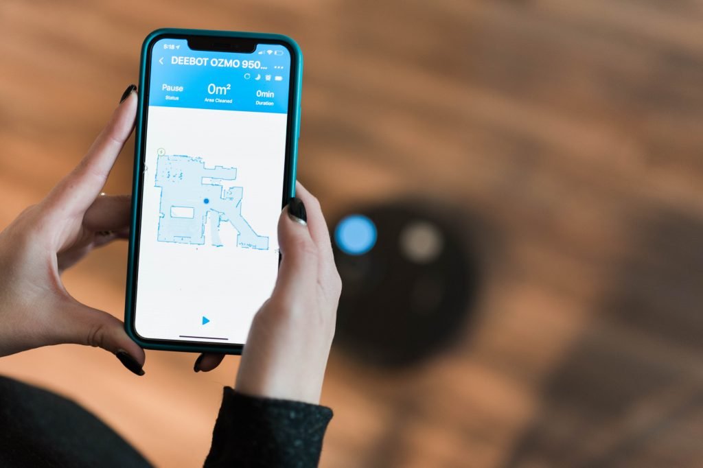 The Must-Have Vacuum for dog owners: the ecovac DEEBOT OZMO 950 