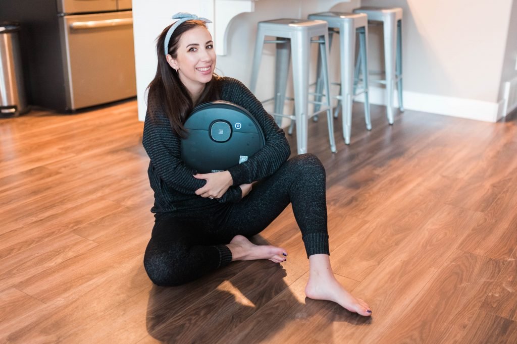 The Must-Have Vacuum for dog owners: the ecovac DEEBOT OZMO 950 